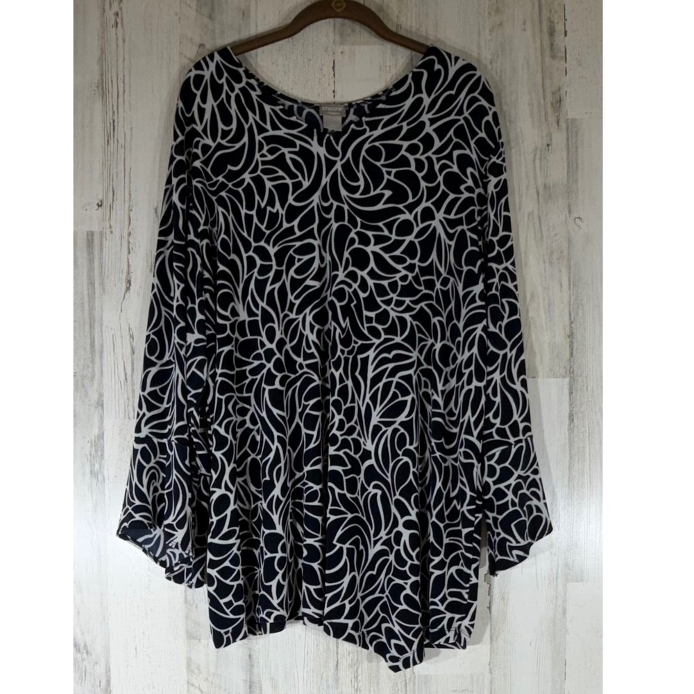 Chicos Travelers Tunic Size 4 or US 20/22 Navy White Floral V-Neck Bell Sleeve